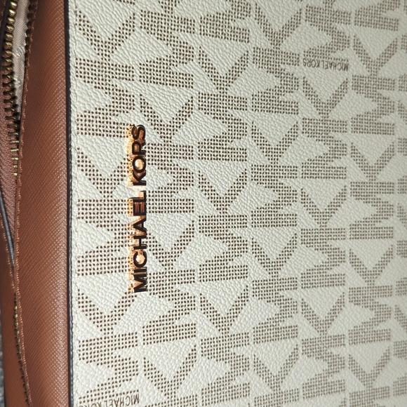 Michael Kors Signature Brown and Cream Crossbody Bag - Picture 2 of 4